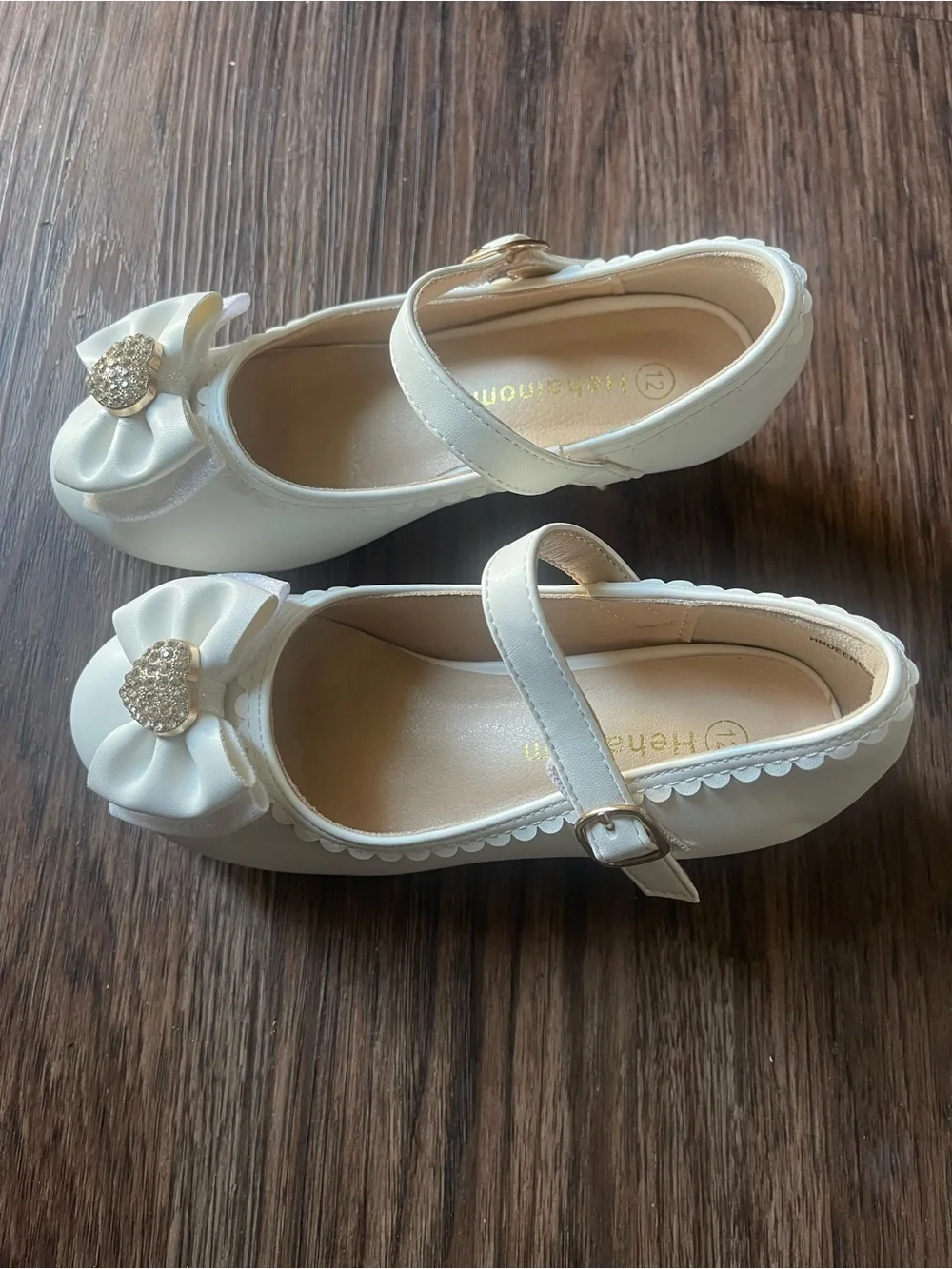 N/A elegant ivory